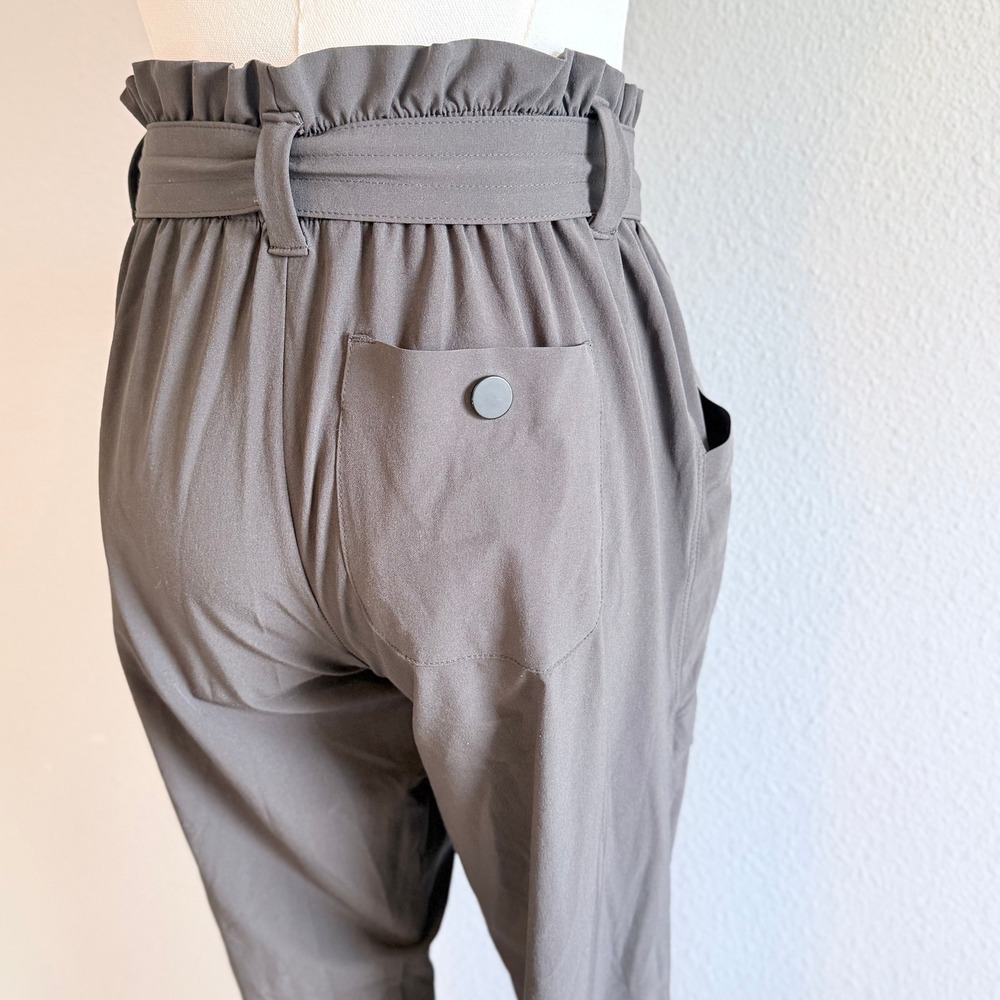 Athleta Gray Athleisure Waist Tapered Cargo Pants Minimalist Travel Outdoor Sz 0 - Picture 6 of 9